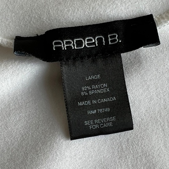 Arden B White V-Neck Sleeveless Faux Wrap Top Size Large NWOT - Picture 5 of 9